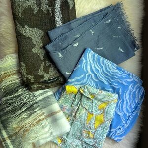 Various scarves!